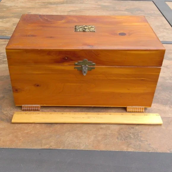 Vintage Wooden Dresser Box - Picture 1 of 8